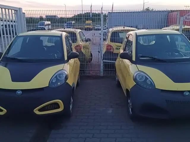 Several ZhiDou D1 cars